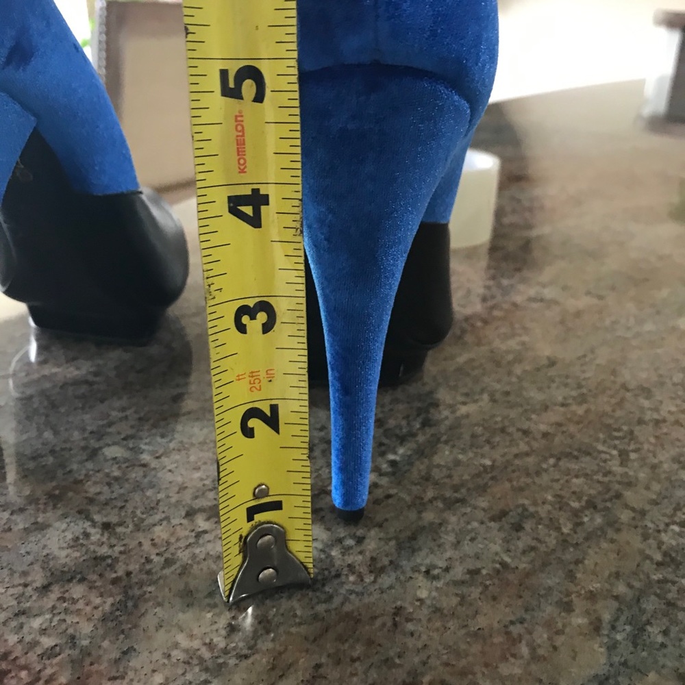 š¤GIFTš¤MQ By Alexander McQueen pump blue velvet - Picture 7 of 16